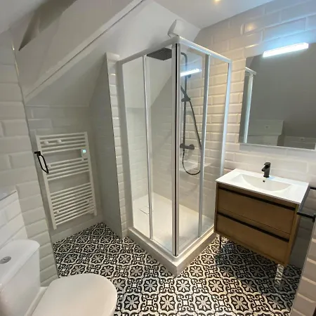 Grand 2 à 8 Personnes